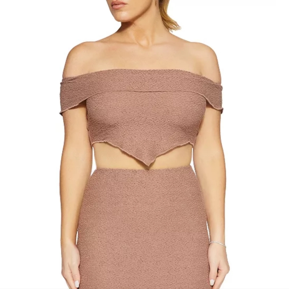 Naked wardrobe off the shoulder top